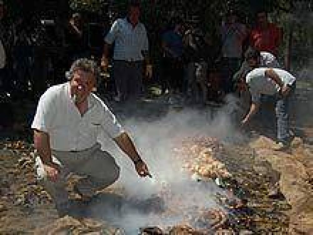 El intendente Goye fue anfitri�n de la Fiesta del Curanto
