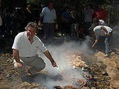 El intendente Goye fue anfitri�n de la Fiesta del Curanto
