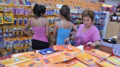 El comercio abrir� y espera vender �tiles en Carnaval