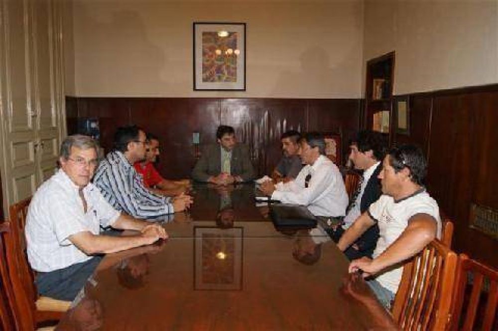 Luciani se solidariz� con los trabajadores de Curtarsa agredidos