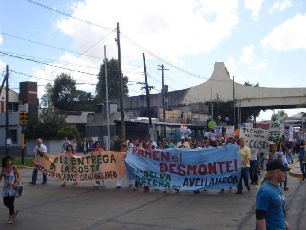 Marcha en defensa de la costa local