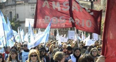 Los maestros rosarinos reclaman una mejora salarial y no descartan "estar en la calle"