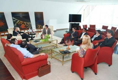 Poggi recibi� a los integrantes de los colegios de abogados y escribanos de la Provincia  