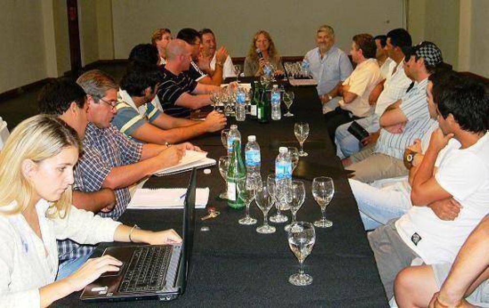 Intercolegiales: La Ministra de Deportes se reuni� con intendentes de distintas regiones educativas  