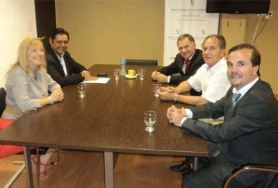 �lvarez Rodr�guez se reuni� con Pereyra y Descalzo