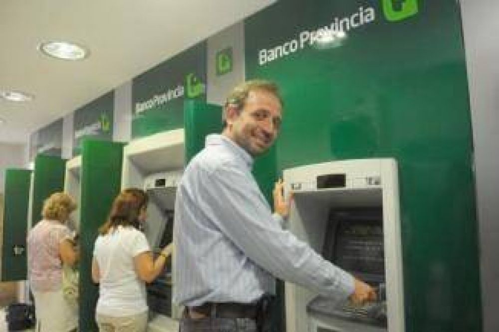 BAPRO Quilmes tiene uno de los primeros cajeros que leen cheques