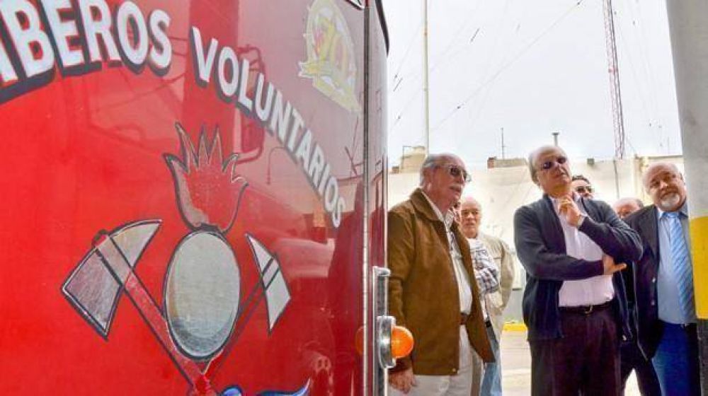 Los bomberos piden un aporte voluntario que iguale el precio de un litro de nafta