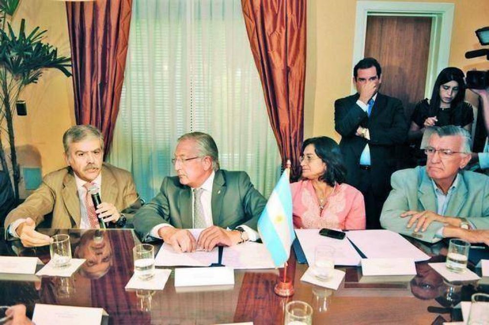 Gioja puso la firma y San Juan integra la Organizaci�n Federal de Estados Mineros