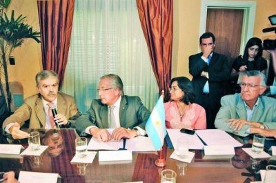 Gioja puso la firma y San Juan integra la Organizaci�n Federal de Estados Mineros