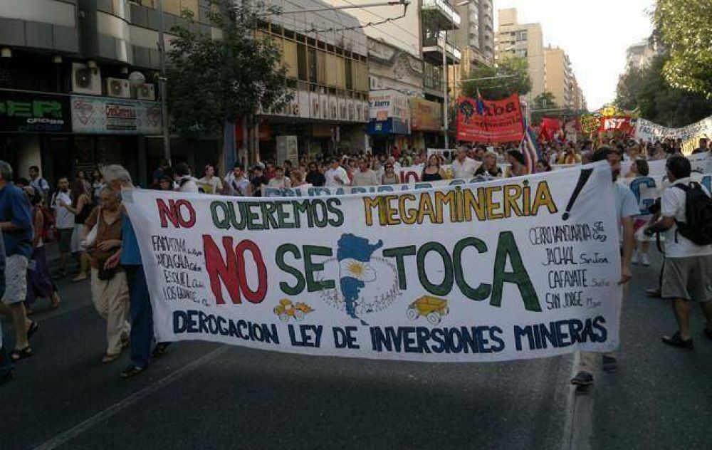 Marcha en C�rdoba para respaldar las protestas contra la megaminer�a