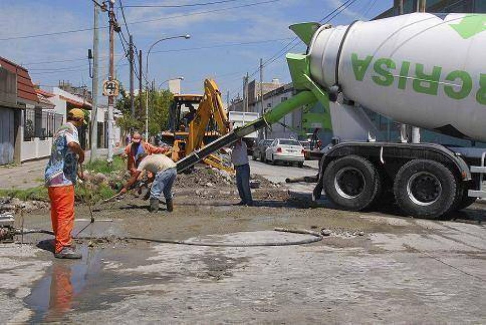 CONTIN�AN LOS TRABAJOS DE BACHEO EN EL DISTRITO