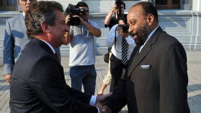 Urribarri y empresarios se reunieron con el embajador de Angola