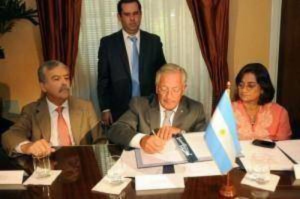 Para Fellner, la OFEMI es �un salto cualitativo al crecimiento de la actividad minera en las provincias�