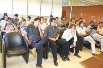 Reuni�n de Referentes de Juventud con el ministro Daniel Molina