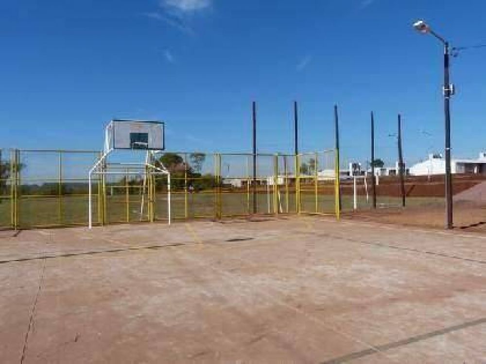Inauguraron play�n deportivo en el barrio N�stor Kirchner de San Isidro