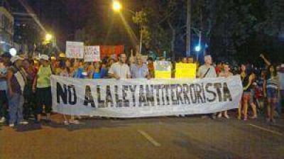 Masiva movilizaci�n contra la ley antiterrorista