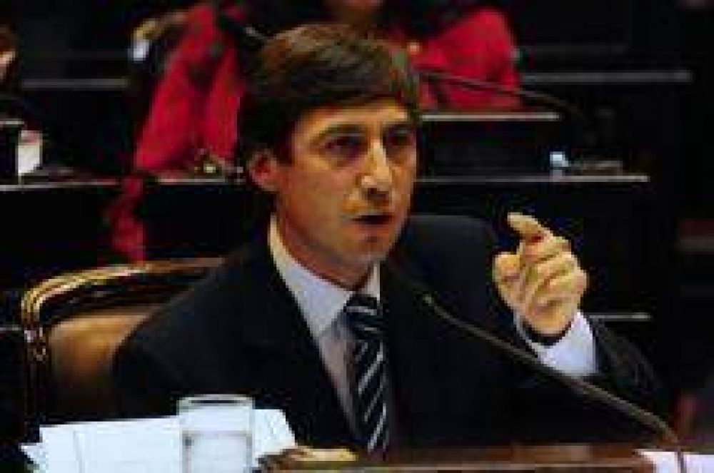Senadores radicales anticipan que pedir�n interpelaci�n de Garre por el "Proyecto X"