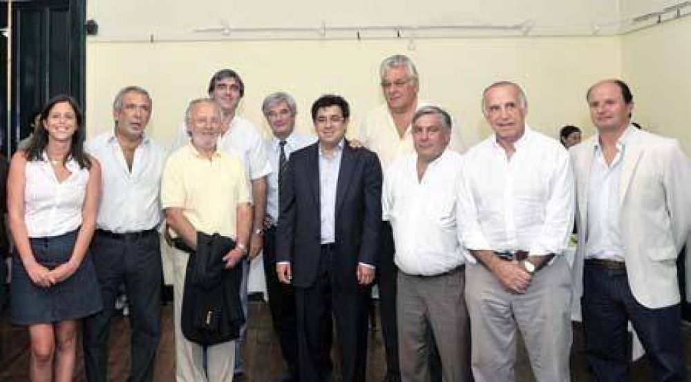 ARL�A SE REUNI� CON INTENDENTES DE LA SEGUNDA SECCI�N