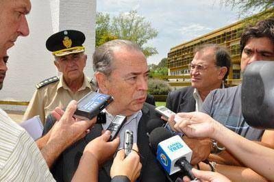 El gobernador Jorge le puso freno a los pedidos de los gremios estatales