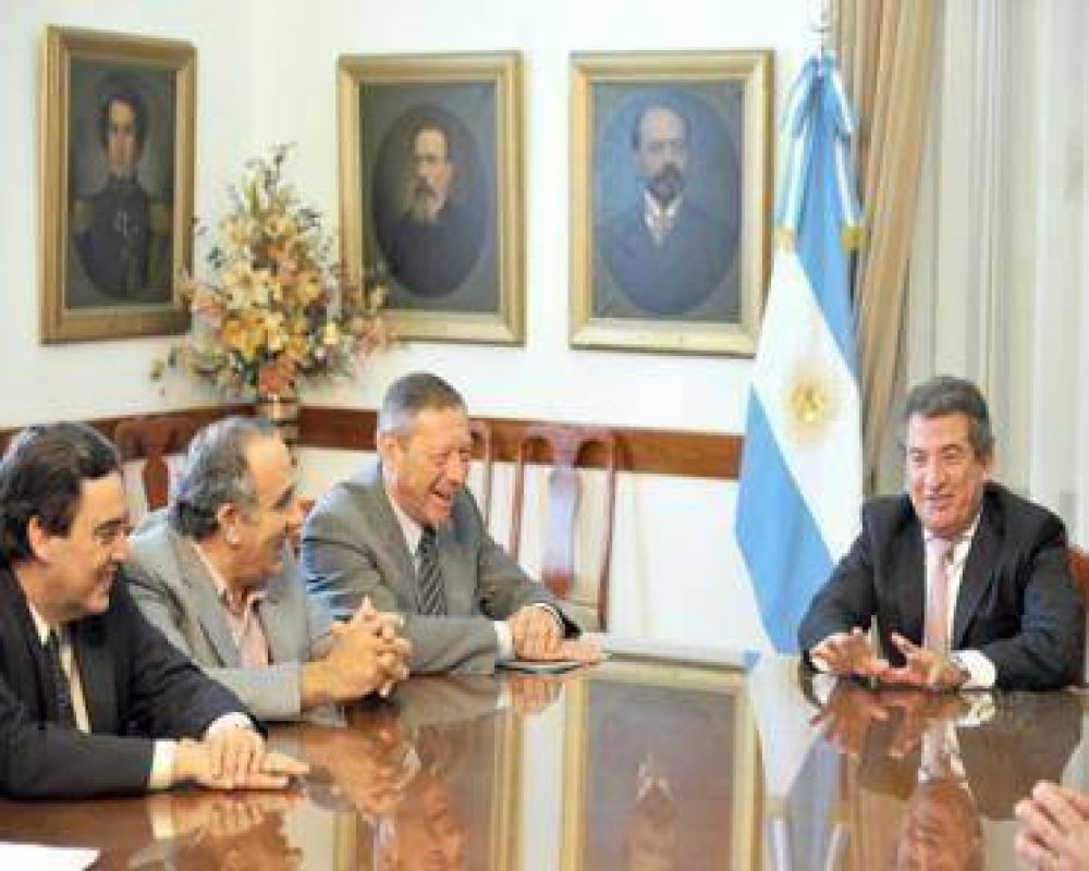 La UCR respaldar� la recuperaci�n de tierras