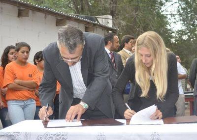 Medio Ambiente: El municipio de Juan Llerena firm� convenio con el Gobierno de San Luis