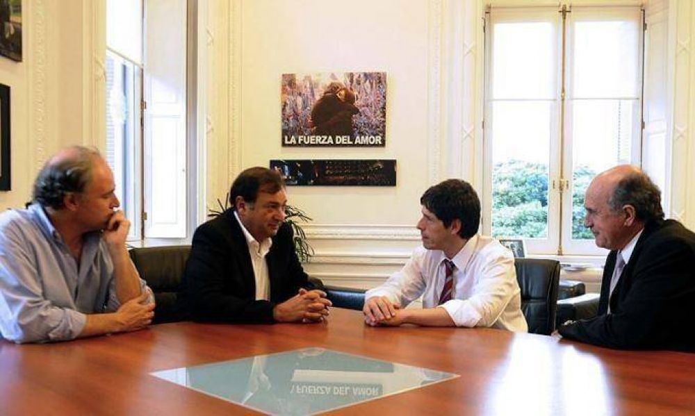 El jefe de Gabinete recibi� al intendente de Salta Miguel Isa en la Casa Rosada