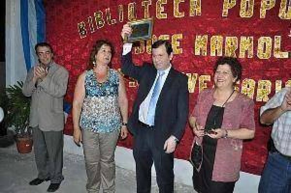 El gobernador resalt� el apoyo que se brinda a las instituciones intermedias