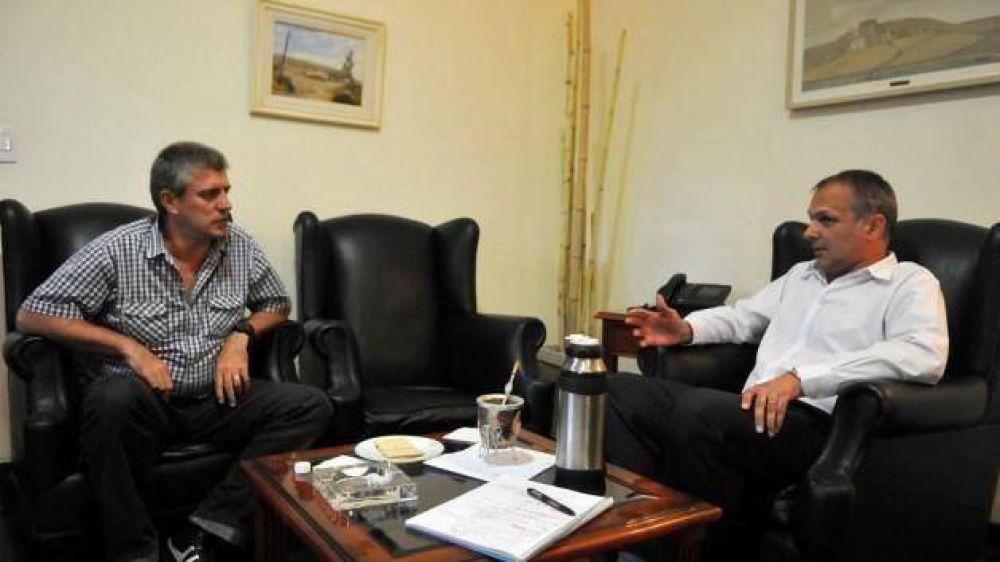 Buzzi recibi� a Carlos Eliceche en Rawson