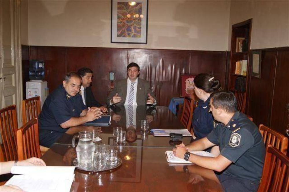 Luciani se reuni� con lo jefes policiales del distrito