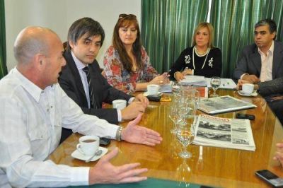 Rossi reconoci� que hubo una �desprolijidad� pero coincidi� en la �voluntad pol�tica� de modernizar el sistema
