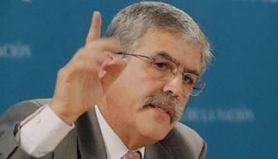 De Vido: �El presidente de Telecom tiene una actitud mezquina y vocaci�n concentradora�