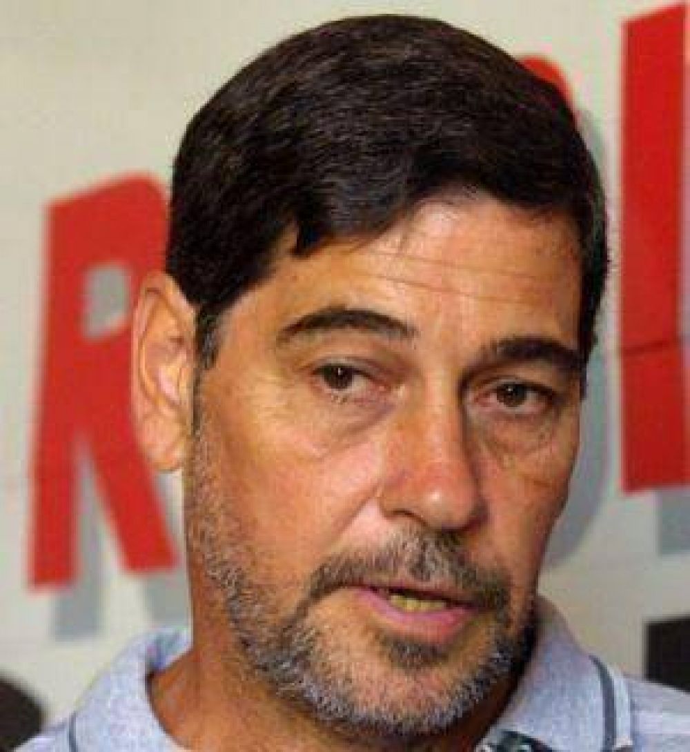 Szymula respalda los cambios en la UCR y dice que Rozas �est� en el bronce�