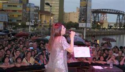 La ciudad est� de fiesta con el Carnaval y shows callejeros