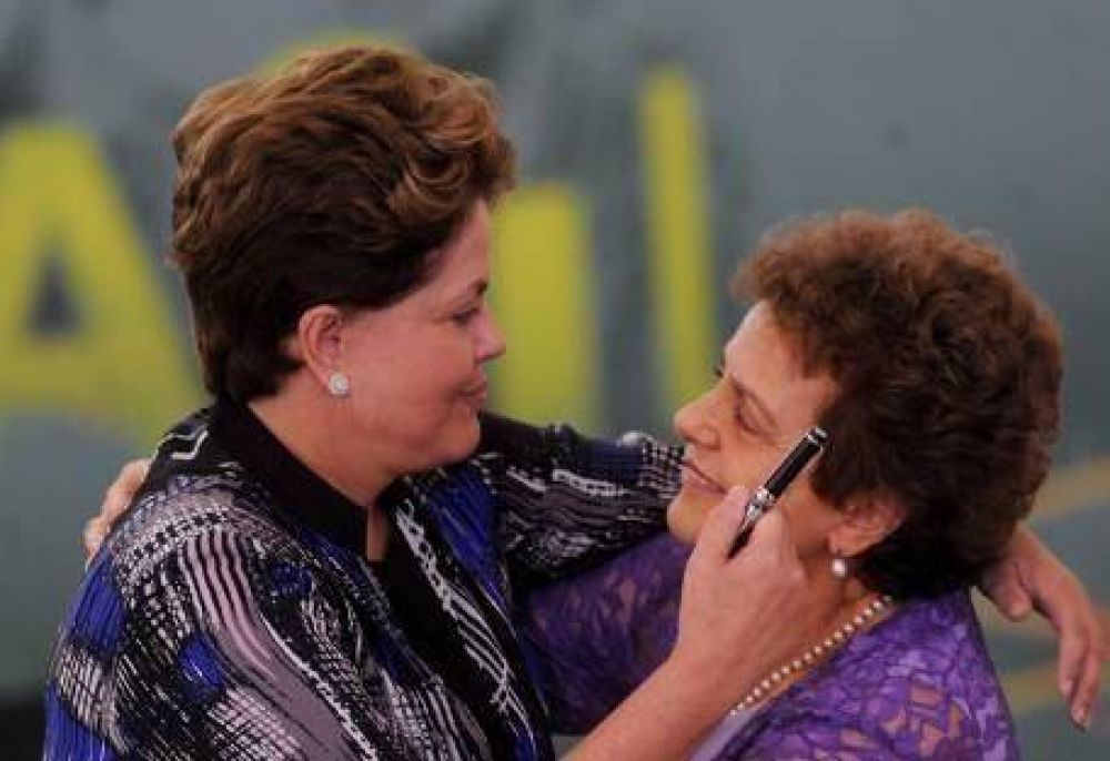 La nueva chica-Dilma es guerrillera, lesbiana y abortista