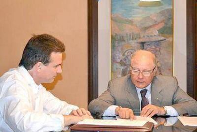 Firmaron el contrato Para sistematizaci�n