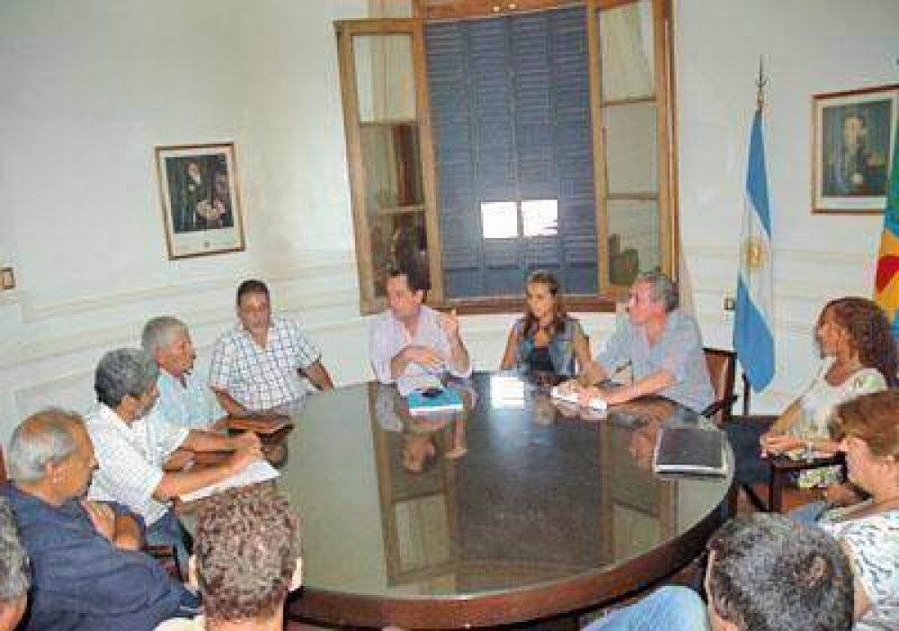 Las negociaciones por la recomposici�n salarial de empleados municipales pasaron a cuarto intermedio