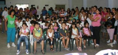 El Municipio finaliz� la entrega de mochilas y �tiles escolares a los ni�os y ni�as de los diversos barrios