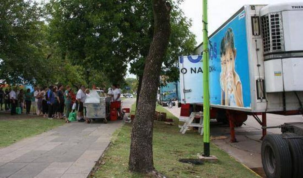 Programas Nacionales en la ciudad: �Carne y L�cteos para Todos� finalizaron ayer su presencia en Campana