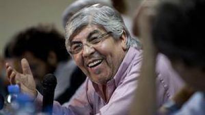 Moyano ensaya un acercamiento con la CTA m�s cr�tica al Gobierno