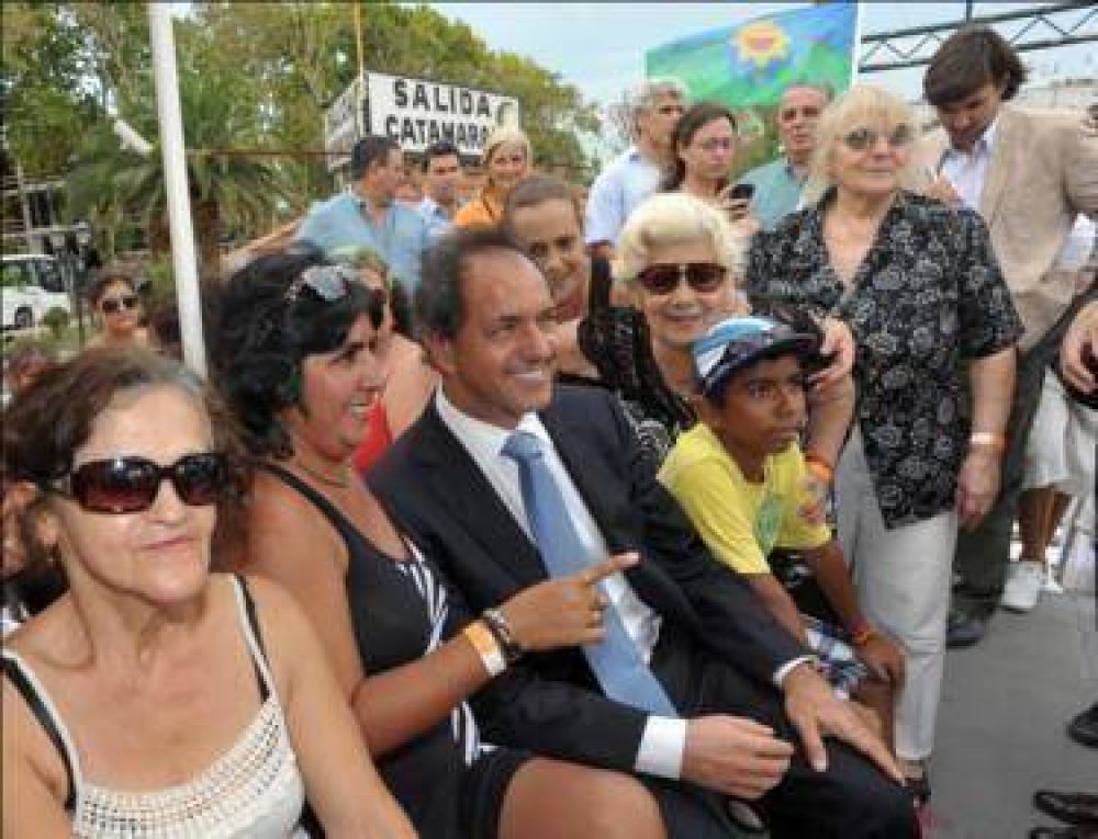 Scioli en catamar�n con el "Delta para todos"
