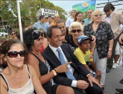 Scioli en catamar�n con el "Delta para todos"