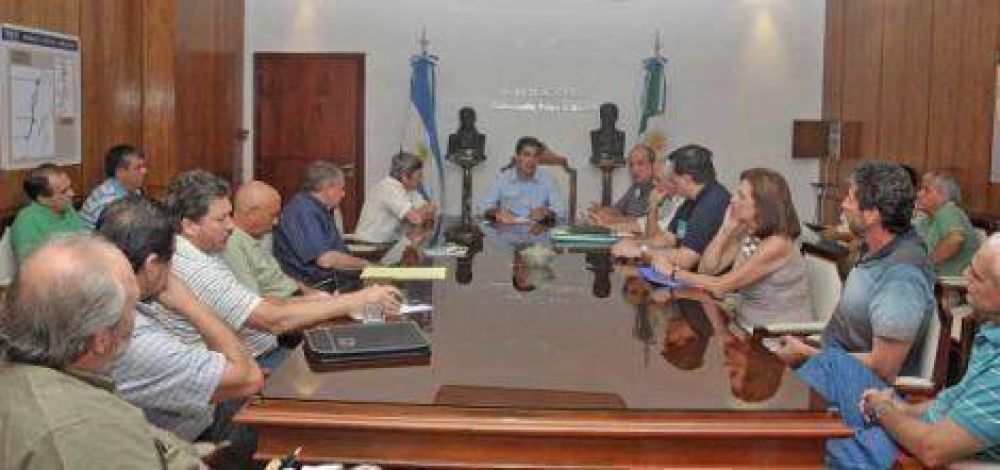 Capitanich analiza varias medidas para evitar zozobra en la construcci�n 