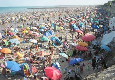 Las Grutas sum� m�s turistas por el feriado