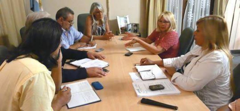 Los gremios docentes esperan un incremento del 25%