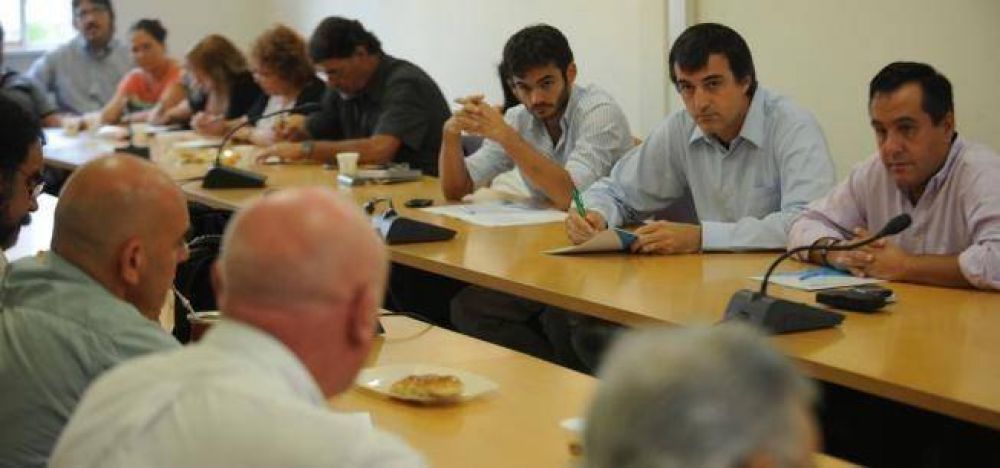 Los gremios rechazaron la propuesta del gobierno porte�o y peligra el inicio de clases