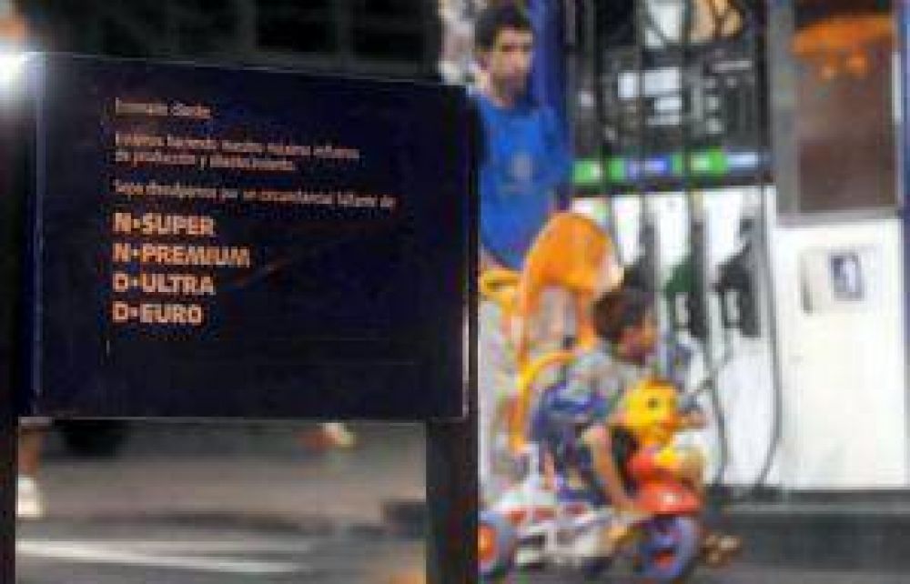 La falta de naftas complica el fin de semana largo