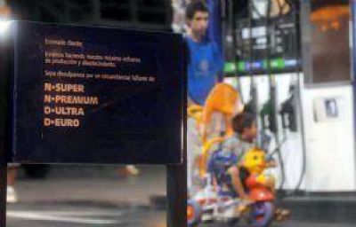La falta de naftas complica el fin de semana largo