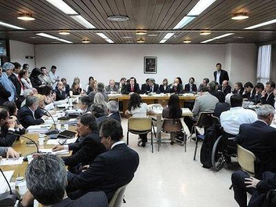 La oposici�n pone reparos a la sesi�n por Malvinas en Tierra del Fuego