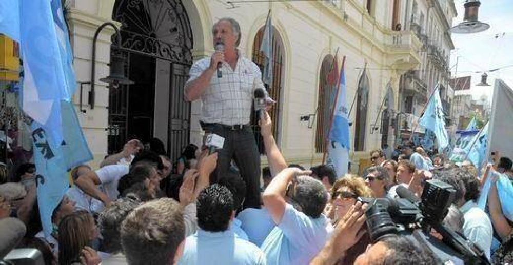 UEPC espera nueva oferta del Gobierno y advierte sobre un paro la semana pr�xima 