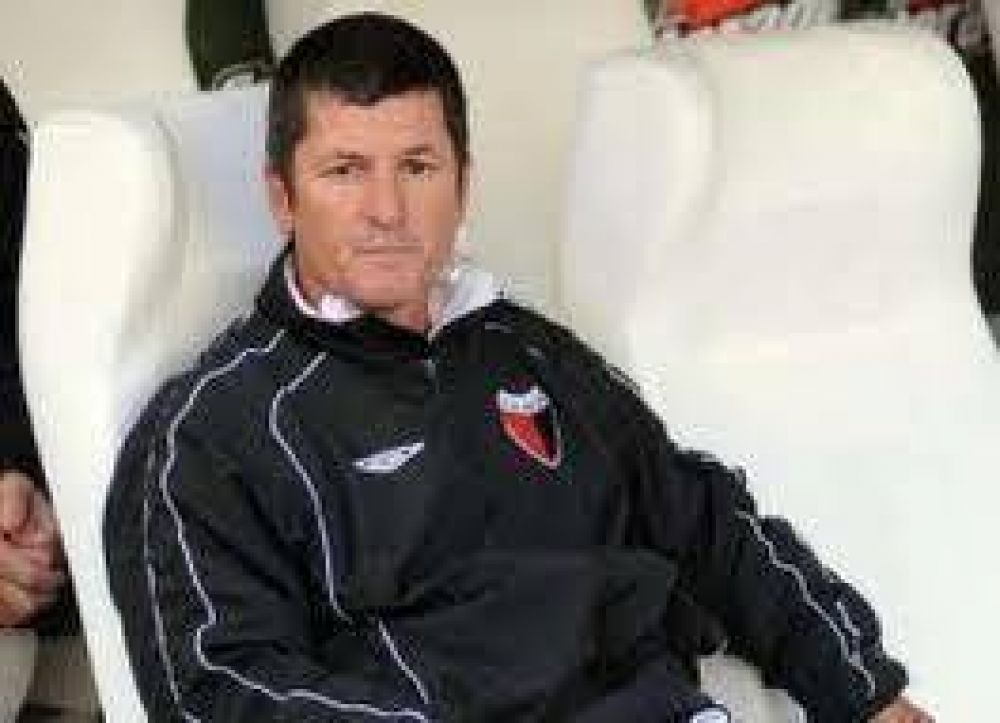 Mario Sciacqua dej� de ser el t�cnico de Col�n 